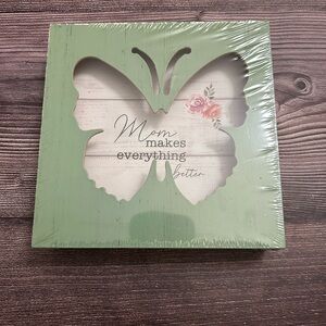 Green Butterfly Wall Art Decor NWT